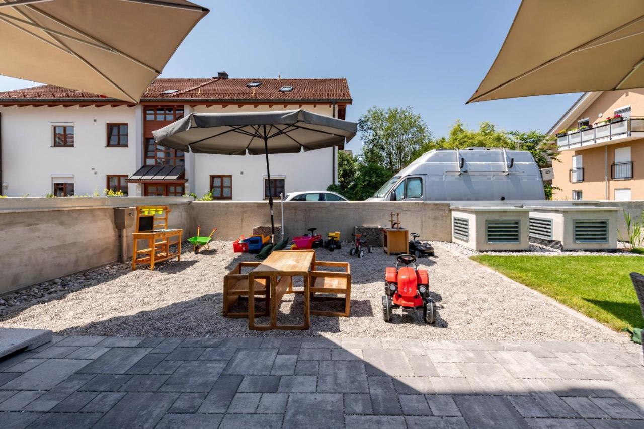 Schloeglhof Villa Гилхинг Екстериор снимка